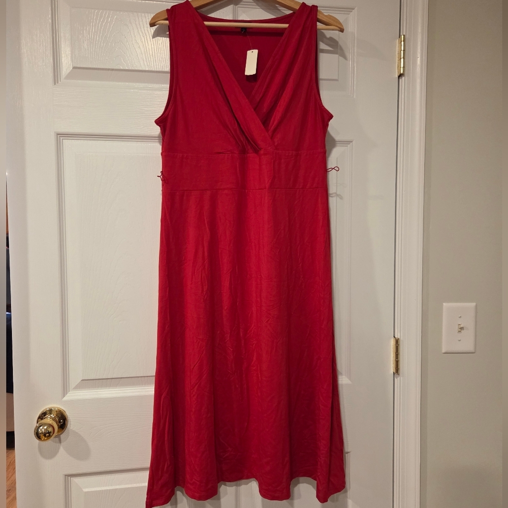 Elegant Red Sleeveless Dress